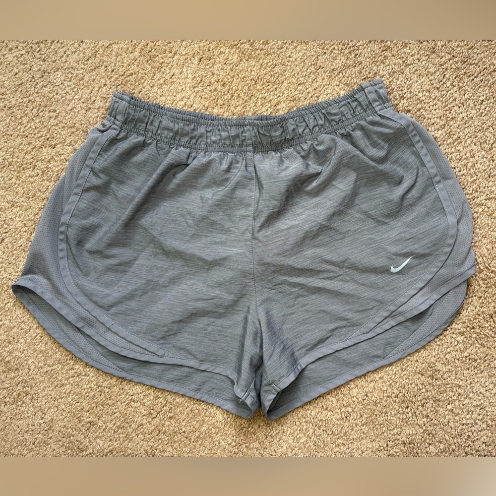 Nike Women’s Tempo Running Shorts Gray Dri Fit
